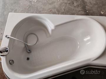 Vasca angolare TEUCO