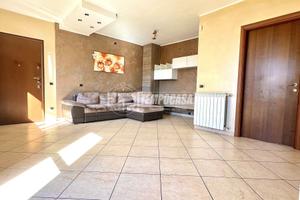 Appartamento su due livelli con box e terrazzo