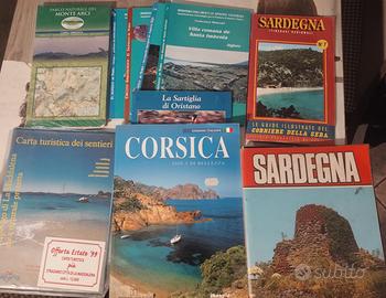 libri,depliant e cartine turistiche sulla SCorsica