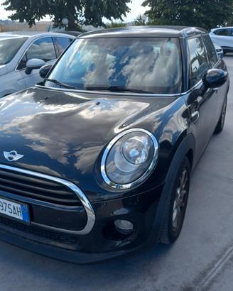 MINI 1.5 COOPER D Business XL (A56)