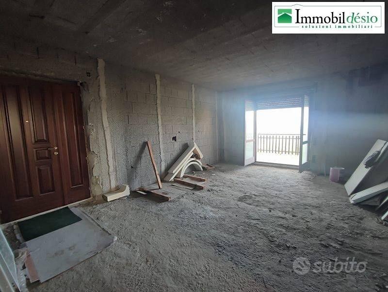 Appartamento di 100 m² con più di 5 locali a Picer - Altro