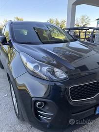 Kia sportage 2016 -140.000km perfette condizioni.