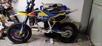 Husqvarna WR 125 rifatto tutto (valuto scambi)