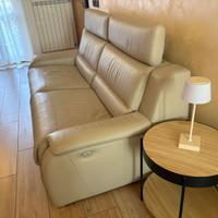 Divano con relax elettrico