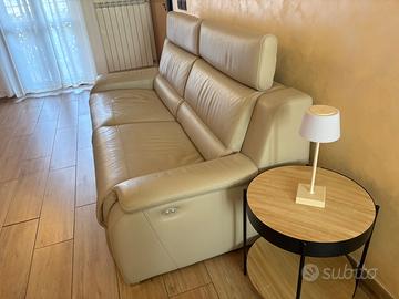Divano con relax elettrico