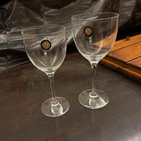 Calici vino e acqua in cristalli