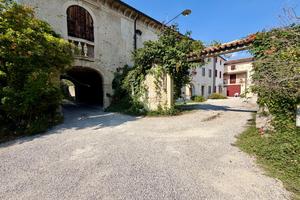 CASA SEMINDIPENDENTE A VITTORIO VENETO