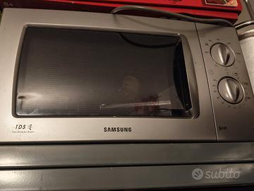 FORNO A MICRO ONDE + GRILL