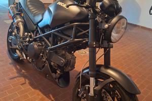 Ducati Monster 695 nera opaca