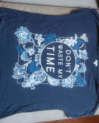 T-shirt blu con stampa