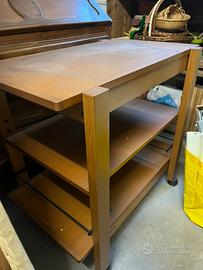 mobiletto porta TV con ruote