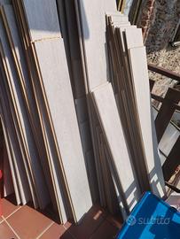 Listarelle Lastre pavimento laminato legno chiaro