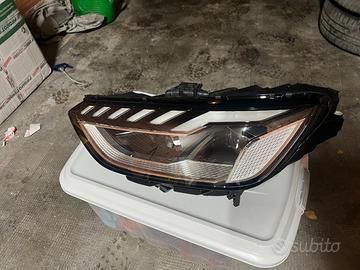 Faro sx audi a4  2023 nuovo