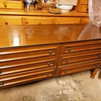 Cassettiera legno con piedini