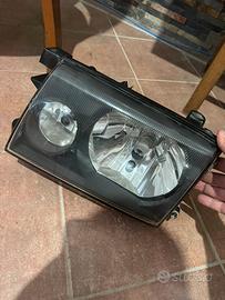 faro anteriore sx Nissan Terrano II