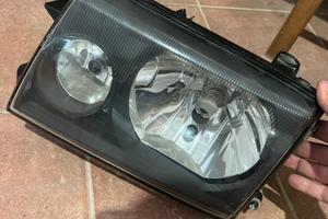 faro anteriore sx Nissan Terrano II