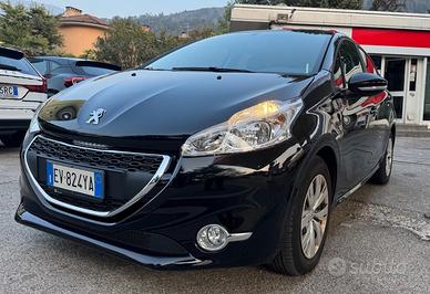 Peugeot 208 1.4 HDi 68 CV 5 porte Allure
