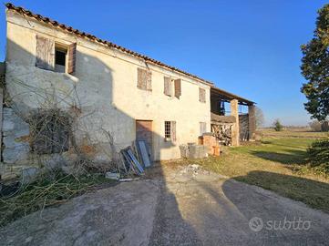 Rustico / Casale di 206 m² con più di 5 locali a N