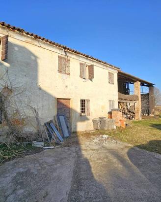 Rustico / Casale di 206 m² con più di 5 locali a N