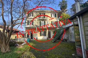 Appartamento di 90 m² con 4 locali e box auto a Ro