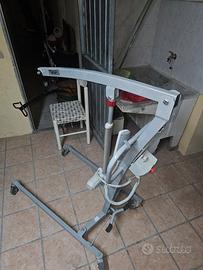 Sollevatore elettrico per disabili