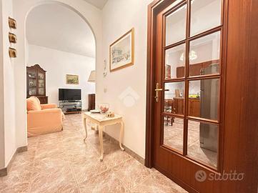 4 LOCALI A LA SPEZIA