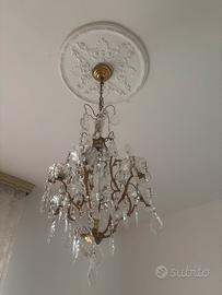 Lampadario in vetro lavorato