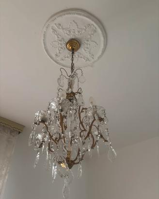 Lampadario in vetro lavorato