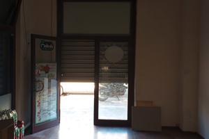 Locale commerciale ampio spazio esterno