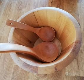 contenitore di legno con 2 mestoli