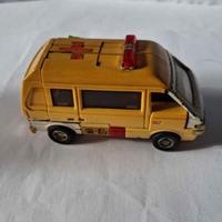 TRANSFORMERS AMBULANCE RATCHET CAR ROBOT TAKARA 19