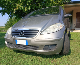 Mercedes classe a neopatentati
