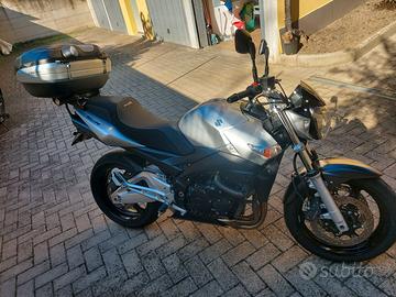 suzuki  gsr 600