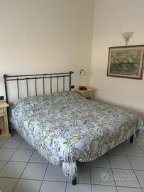 Letto in ferro battuto e 2 materassi singoli