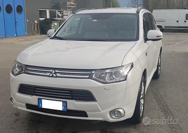 Mitsubishi Outlander 4x4 PHEV 2014