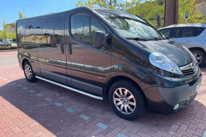 Opel vivaro h1l2 6posti