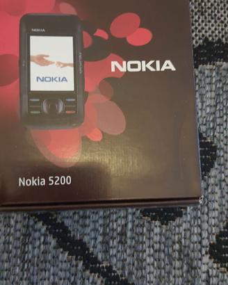 ○SOLO confezione Nokia 5200. NON CELLULARE○