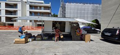 Furgone con sponde idrauliche