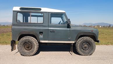 Land Rover defender 