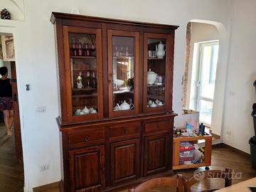 cucina rustica angolare con credenza
