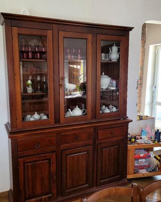 cucina rustica angolare con credenza