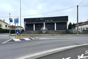 NEGOZIO A BAGNOLI DI SOPRA