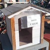 cuccia per cani in legno