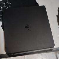 PlayStation 4 con joystick e 7 giochi