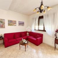 PORZIONE DI TRIFAMILIARE A ANZIO