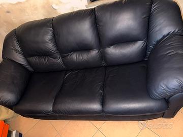 Coppie di divani da 2 e 3 posti in pelle nera