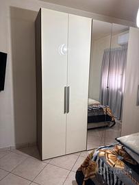 Armadio con specchio