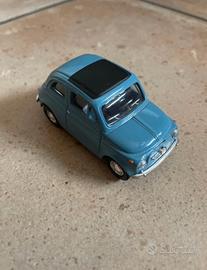 Modellino fiat 500 azzurra