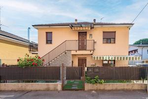 Appartamento di 168 m² con più di 5 locali e box a