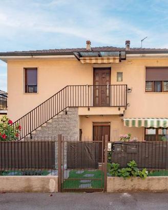 Appartamento di 168 m² con più di 5 locali e box a